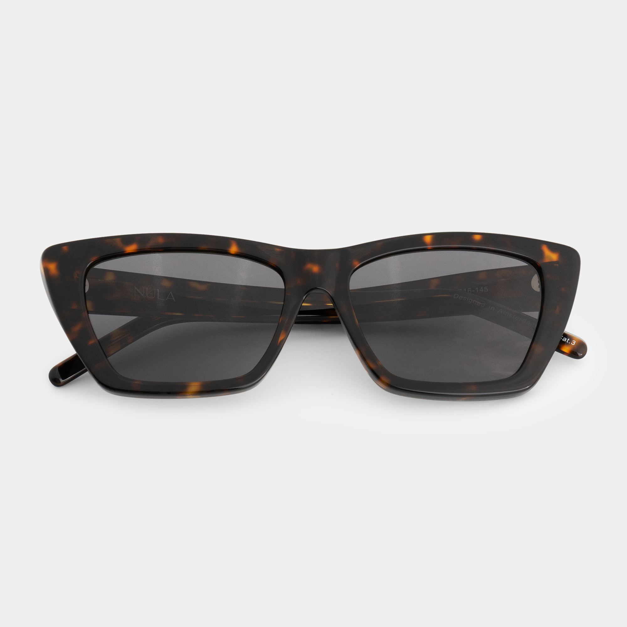 NULÁ cat-eye zonnebril Zoë in Shadow Oak met donkere glazen – sunglasses for women