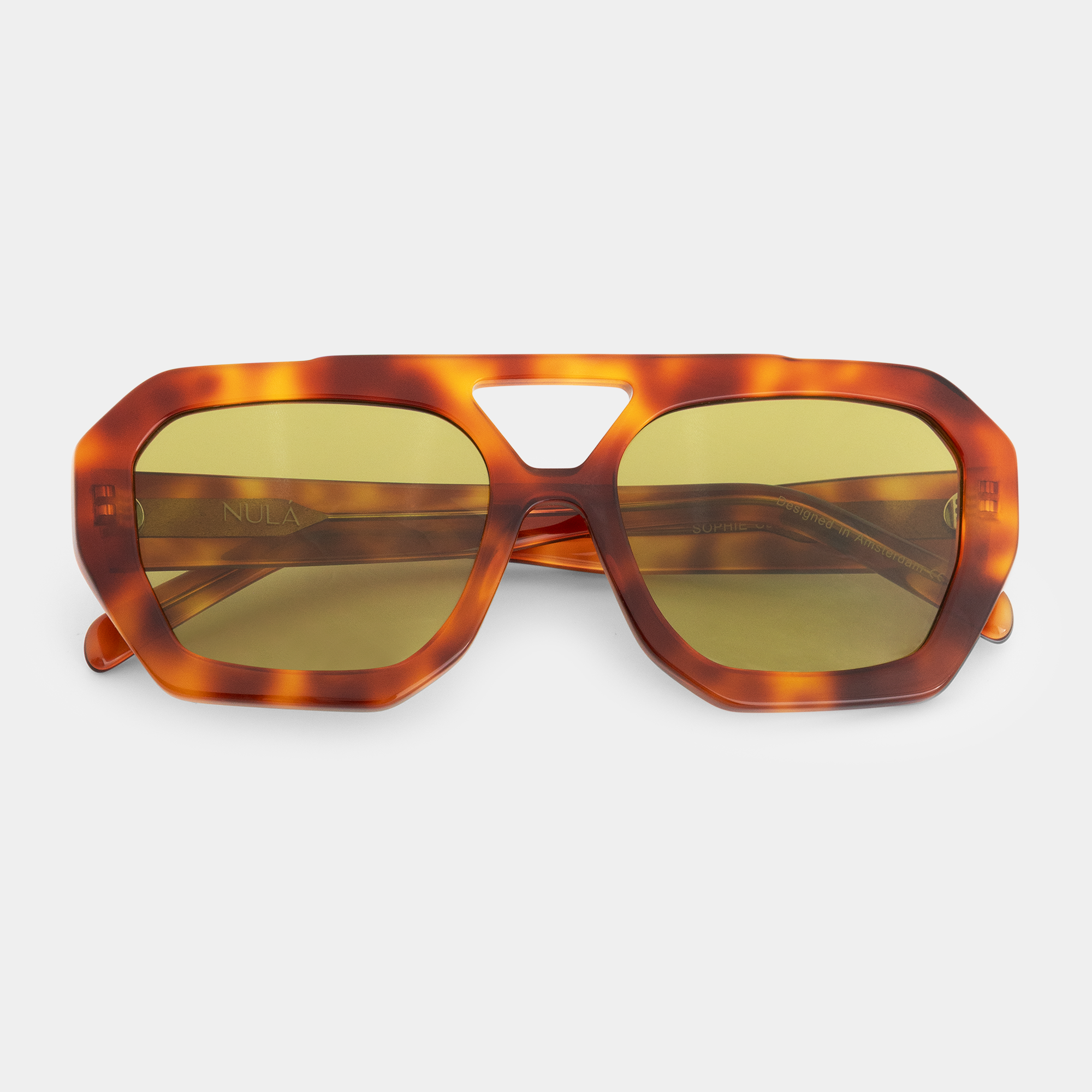 NULÁ zonnebril Sophie honey leaf grote bril met groene glazen – sunglasses for women 